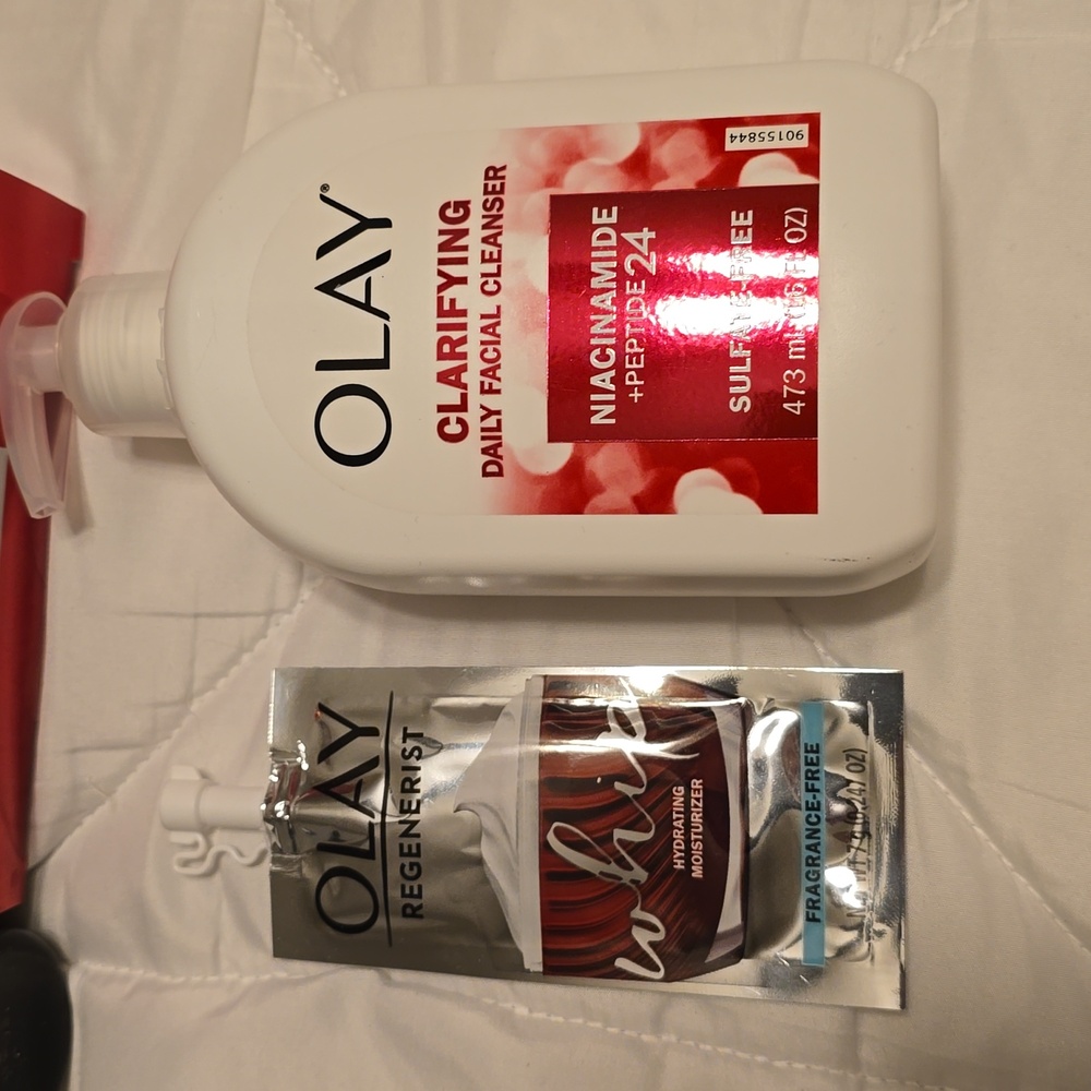 Olay 4pc Bundle. SEE ALL PICS